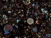 70% din meteoriții care lovesc Pământul par să aibă o origine comună meteoriții care lovesc Pământul