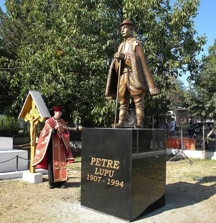 statuie petrache lupu
