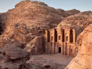 Cine a construit „orașul pierdut” Petra și de ce a dispărut acest popor misterios? petra cetate