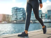 Milioane de români se chinuie să atingă un obiectiv greșit: 10.000 de pași pe zi. Iată numărul real de pași care aduce beneficii maxime 10.000 de pași pe zi