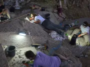 Un cod vechi de 100.000 de ani, descifrat într-o peșteră din Israel. Ce au lăsat în urmă primii oameni alături de morții lor