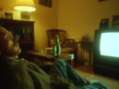 adormi cu televizorul aprins