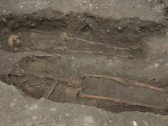 Arheologii au descoperit zeci de schelete sub Turnul Londrei, inclusiv victime ale Ciumei Negre Arheologii au descoperit zeci de schelete sub Turnul Londrei, inclusiv victime ale Ciumei Negre