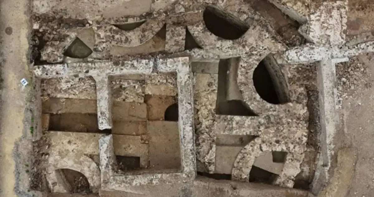 copie a mausoleului lui Augustus