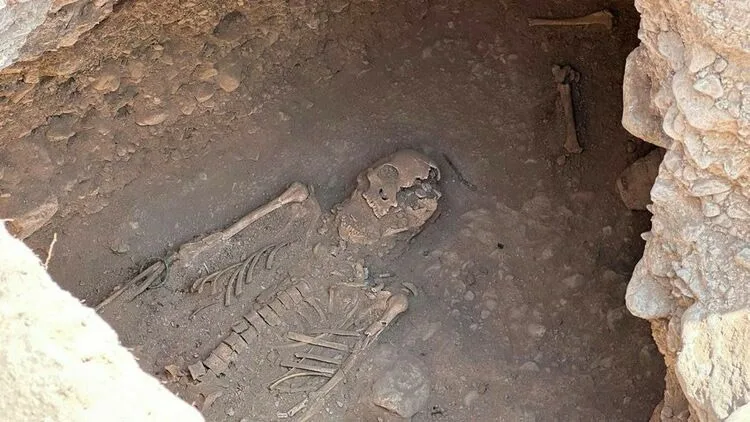 Morminte vechi de 2.000 de ani, descoperite în Kârgâzstan, dezvăluie lucruri neştuite despre Drumul Mătăsii