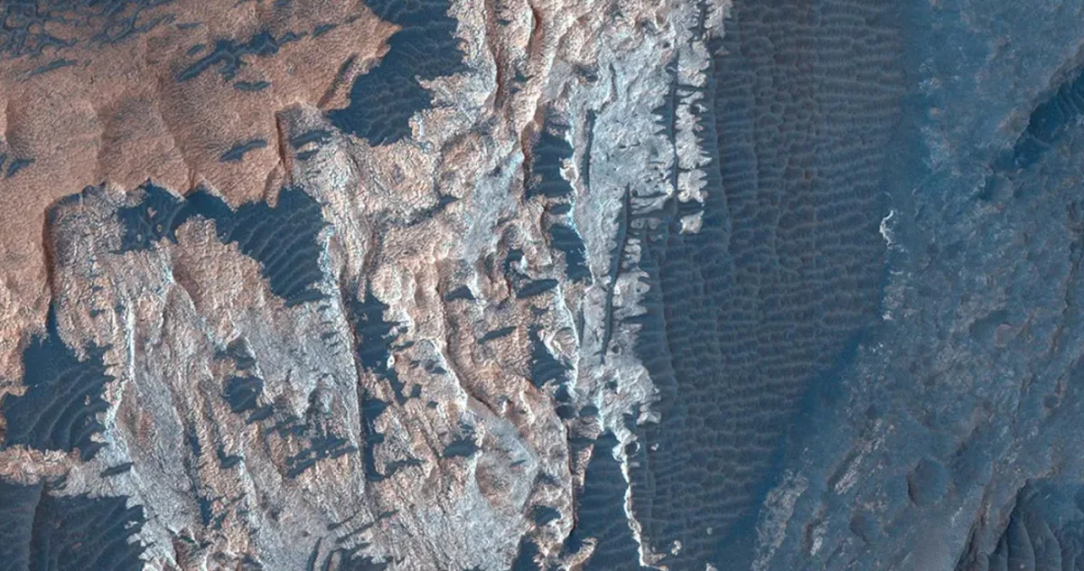 A fost Marte „o planetă vie” mai recent decât credeam? Un mineral nemaivăzut oferă un indiciu uluitor