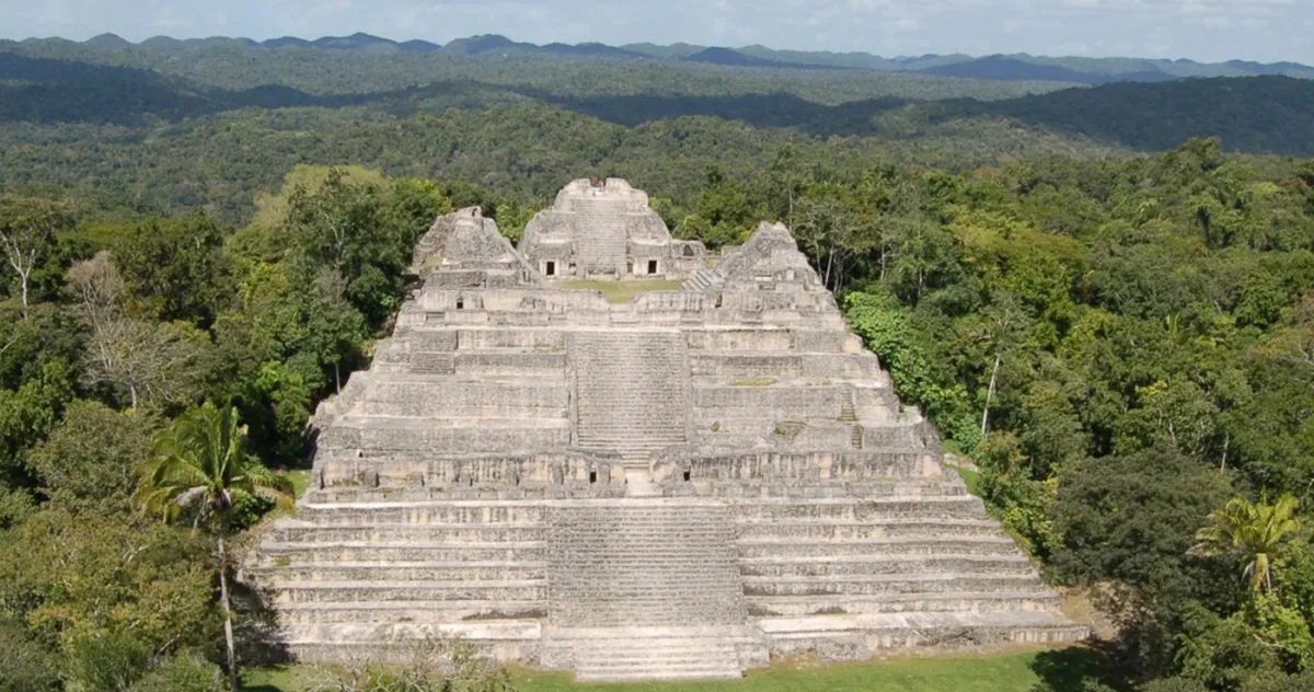 mormant primul conducator mayas