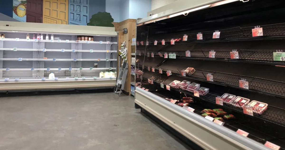 rafturile goale din supermarketuri te fac să te simți neliniștit