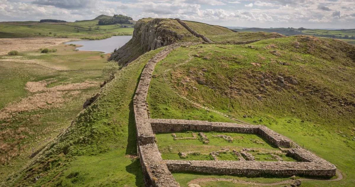 Timp de 300 de ani, a fost cea mai brutală graniță a Romei: unde este Zidul lui Hadrian şi ce secrete ascunde?