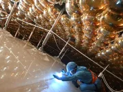 O sferă colosală a fost activată adânc sub pământ. Vânează particulele-fantomă care te străbat chiar acum particulele-fantomă