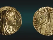 Monedă de aur rară, de 2.200 de ani, a unei regine egiptene, descoperită în Ierusalim Monedă de aur rară