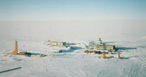 Ce se află sub Antarctica?