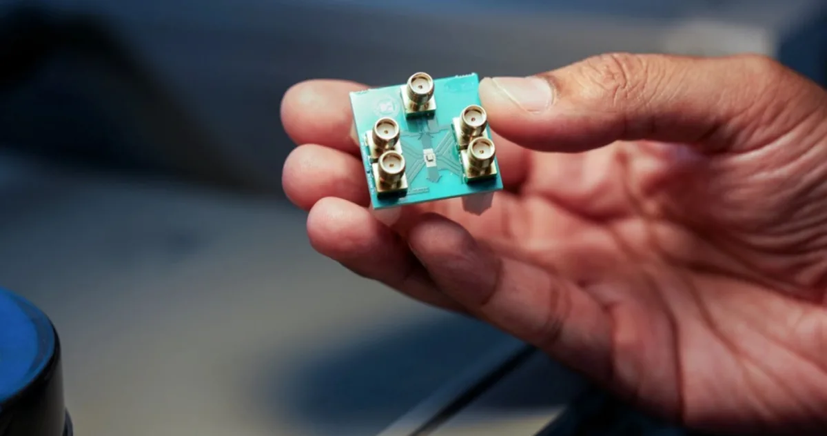 cip alimentat cu microunde