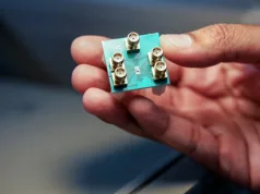 Oamenii de știință au creat primul cip alimentat cu microunde. Este uimitor de rapid și consumă aproape zero energie cip alimentat cu microunde