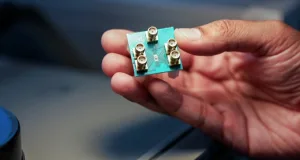 cip alimentat cu microunde