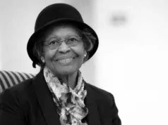 Femeia care a calculat forma exactă a Pământului — și aproape a dispărut din istorie: Gladys West. Matematica invizibilă din spatele fiecărui GPS gps Gladys WEst