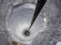 Chiar ar fi posibil să săpăm o gaură dintr-o parte în alta a Pământului și să ieșim pe partea cealaltă? o gaură dintr-o parte în alta a Pământului