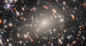 defect în Univers Lentilele gravitaționale