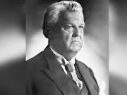 Misterul milioanelor lui Mihail Sadoveanu: cum a reușit „Ceahlăul” să devină cel mai bogat scriitor al României sub două regimuri opuse Mihail Sadoveanu a fost cel mai bogat scriitor român