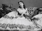 Viaţa scandaloasă a femeii care se oferea goală pe o tavă de argint: de ce a fost Cora Pearl considerată cea mai periculoasă femeie din Paris Cora Pearl considerată cea mai periculoasă femeie din Paris