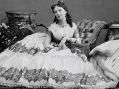 Viaţa scandaloasă a femeii care se oferea goală pe o tavă de argint: de ce a fost Cora Pearl considerată cea mai periculoasă femeie din Paris Cora Pearl considerată cea mai periculoasă femeie din Paris