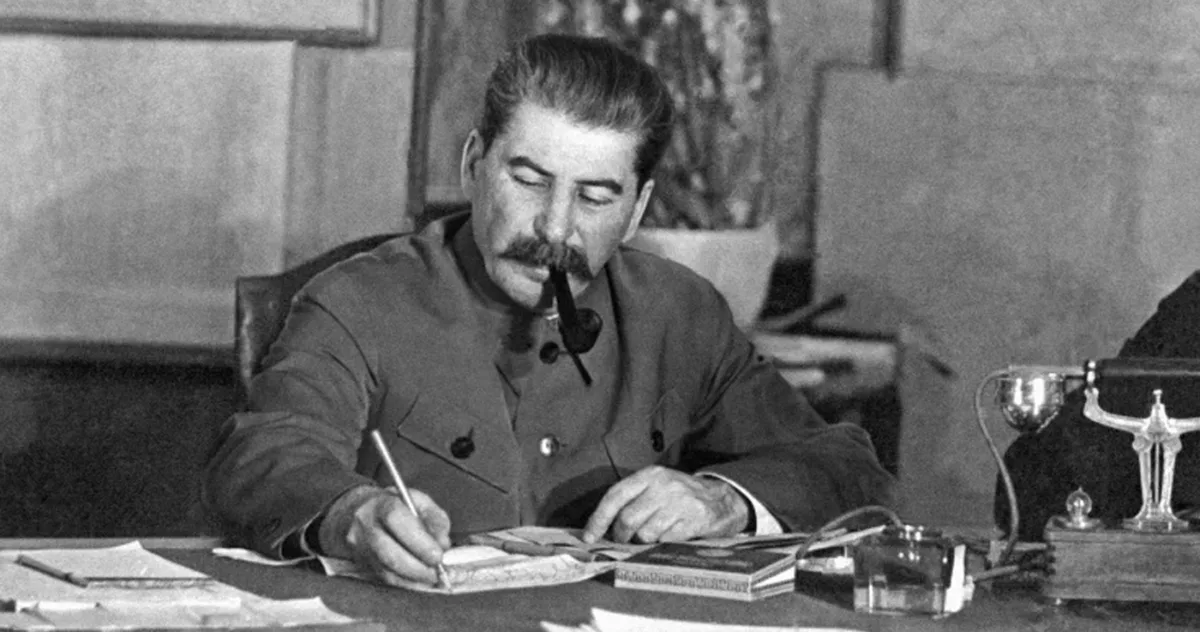 născut Stalin
