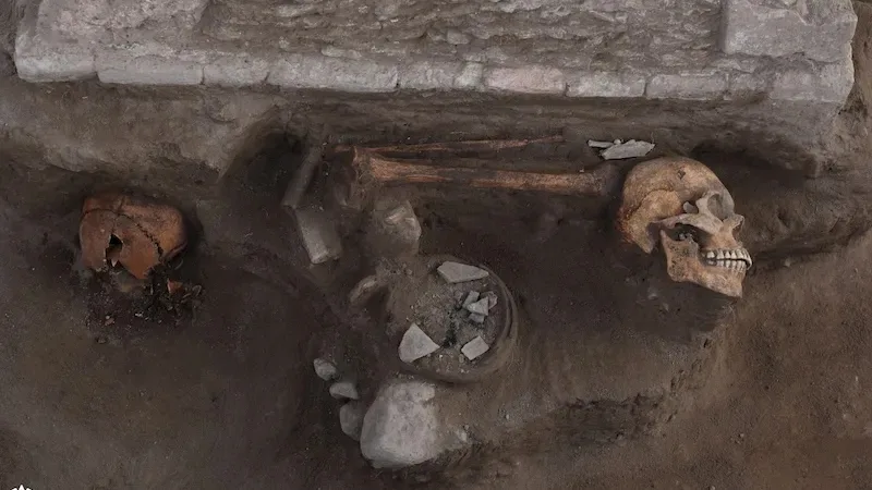 În jurul altarului antic au fost descoperite cranii și alte părți ale corpului uman