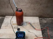 O baterie de 2.000 de ani chiar funcționează: descoperirea care a scăpat cercetătorilor timp de decenii O baterie de 2.000 de ani chiar funcționează: secretul „lipit” care a scăpat cercetătorilor timp de decenii