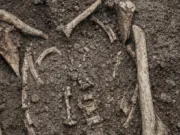 Schelete cu cuie bătute în piept, descoperite la Roma