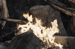 O nouă descoperire arată că oamenii preistorici făceau focul mult mai devreme decât credeam oamenii preistorici făceau focul