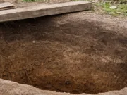 groapă cu mii de victime localizată după 700 de ani