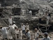 100 de lagăre de muncă forțată