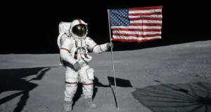 Un prezentator Fox News susține că Luna aparține SUA