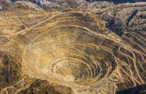 Geologii chinezi anunță descoperirea a 1.000 de tone de aur în provincia Hunan, un zăcământ evaluat la 86 miliarde de dolari Geologii chinezi anunță descoperirea a 1.000 de tone de aur în provincia Hunan