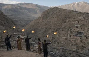 Ce este Nowruz: Anul Nou persan, marcat anul acesta în Iran de frică, lipsuri și război Ce este Nowruz: Anul Nou persan