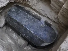 Egipt: sarcofagul de 27 de tone din perioada ptolemaică a fost deschis cu ajutorul armatei sarcofagul de 27 de tone din perioada ptolemaică a fost deschis cu ajutorul armatei