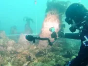 Structuri de piatră de 120 de metri descoperite în largul coastei franceze datează de acum 7.000 de ani și sunt probabil opera omului zid subacvatic vechi de 7.000 de ani