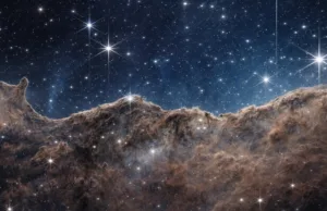 Richard Feynman explică: De ce este cerul nopții întunecat, în ciuda trilioanelor de stele? de ce este cerul întunecat noaptea