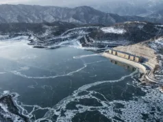 China sapă în munți și construiește baraje într-un ritm vertiginos pentru a stoca o cantitate colosală de energie regenerabilă stocare energie regenerabilă