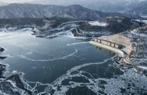 China sapă în munți și construiește baraje într-un ritm vertiginos pentru a stoca o cantitate colosală de energie regenerabilă stocare energie regenerabilă