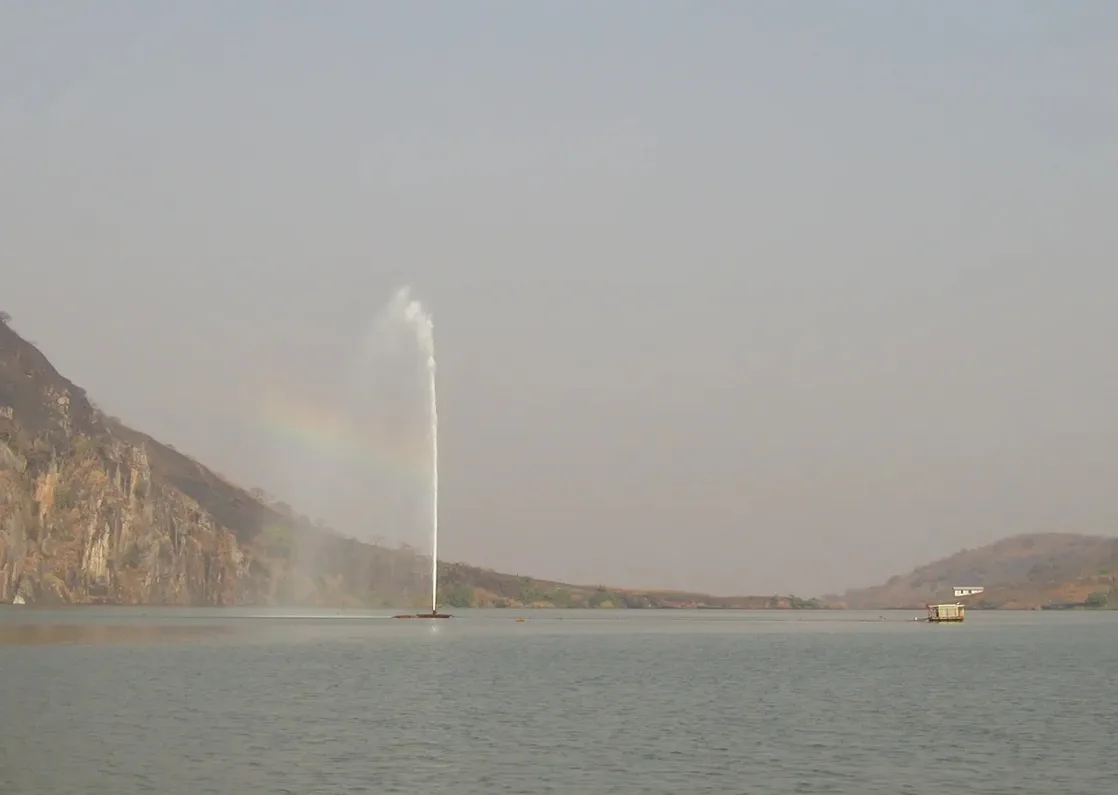 conductă lacul nyos