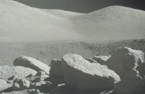 Oamenii de știință tocmai au descoperit oxigen ascuns în rocile lunare, ceea ce sugerează că Luna s-a format complet altfel decât se credea formarea Lunii