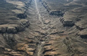 O fisură de 3.000 de kilometri împarte Africa: dovezi ale formării unui nou ocean fisura din Africa