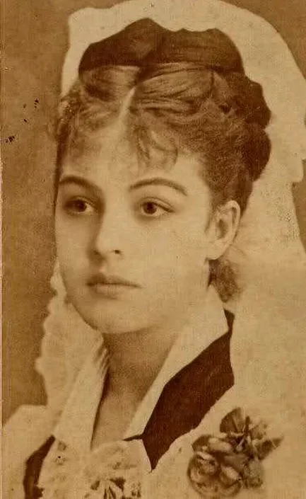 Gvashas Kadin Efendi (născută în 1877) a fost o concubină cercheză și soția sultanului Abdul-Hamid al II-lea, al 34-lea sultan al Imperiului Otoman