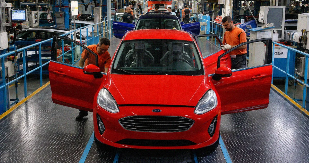 Ford reangajează ingineri