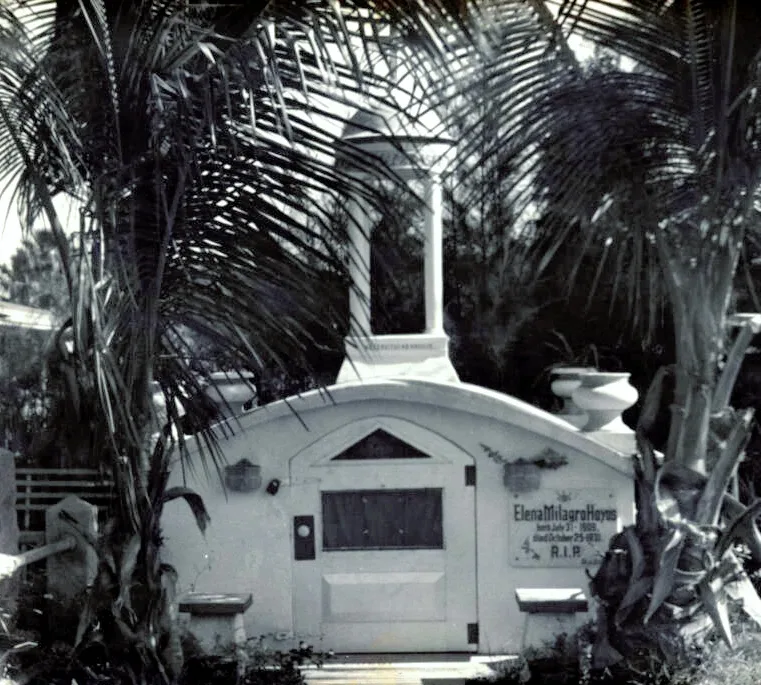 Mausoleul din cimitirul din Key West pe care Carl Tanzler l-a construit pentru Maria Elena Milagro de Hoyos