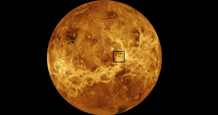 Venus ar putea fi mai vie decât ne închipuiam, iar dovada stă în lățimea crăpăturilor ei