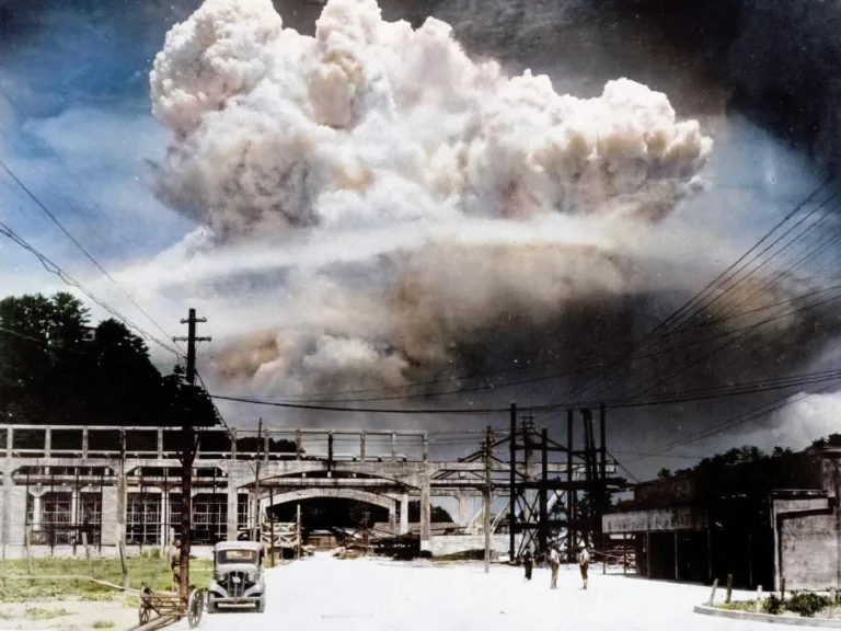 Nagasaki nu trebuia să fie a doua țintă a bombei atomice. De ce au murit zeci de mii de oameni într-un oraș de rezervă
