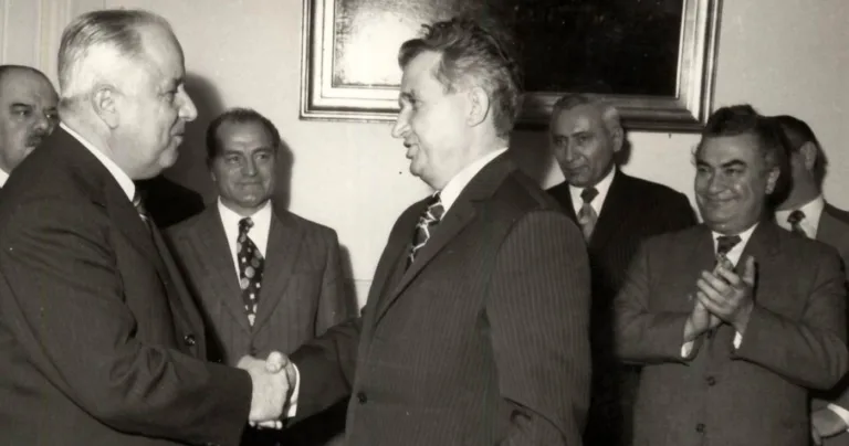 Rotirea cadrelor în comunism: un document CIA arată cum îi ținea Ceaușescu cu picioarele pe pământ pe „semi-zeii” din subordine