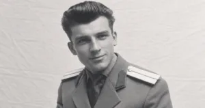 câți angajați avea Securitatea în 1988
